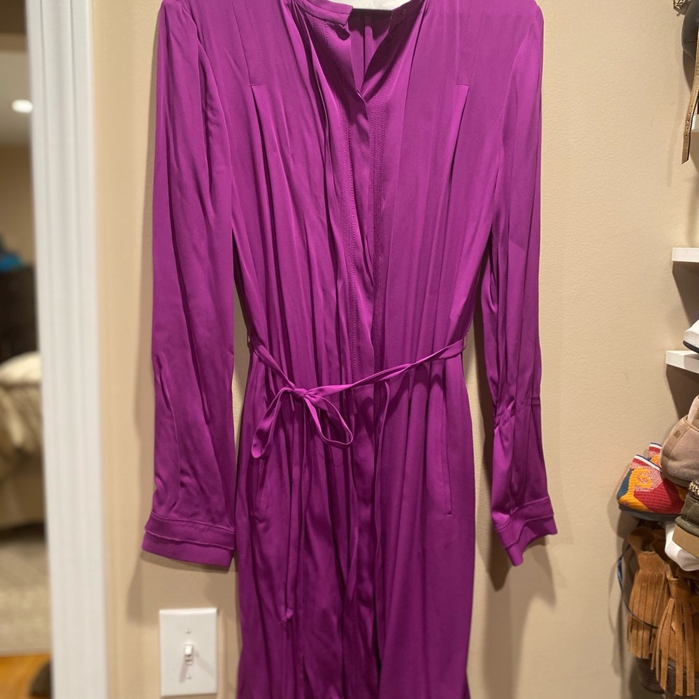 Worn, But Like New Condition. 100% Silk Sheets Dress With Buttons.